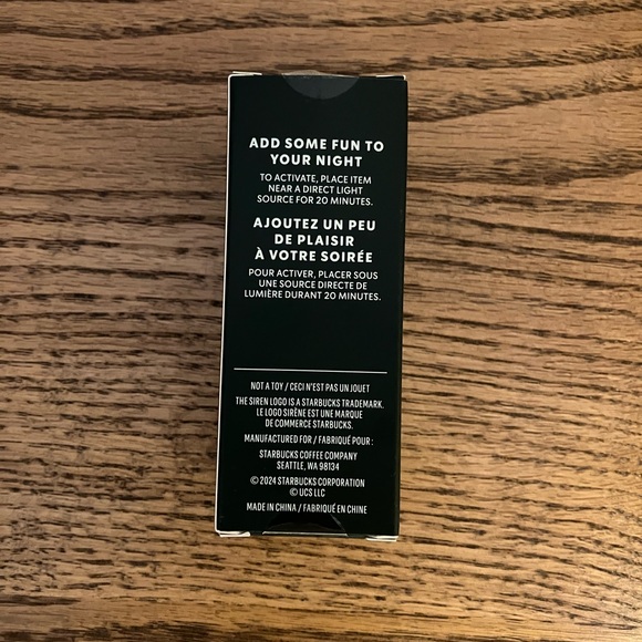 Wicked x Starbucks Glow-in-the-Dark Cold Cup Key Chain - Picture 2 of 3